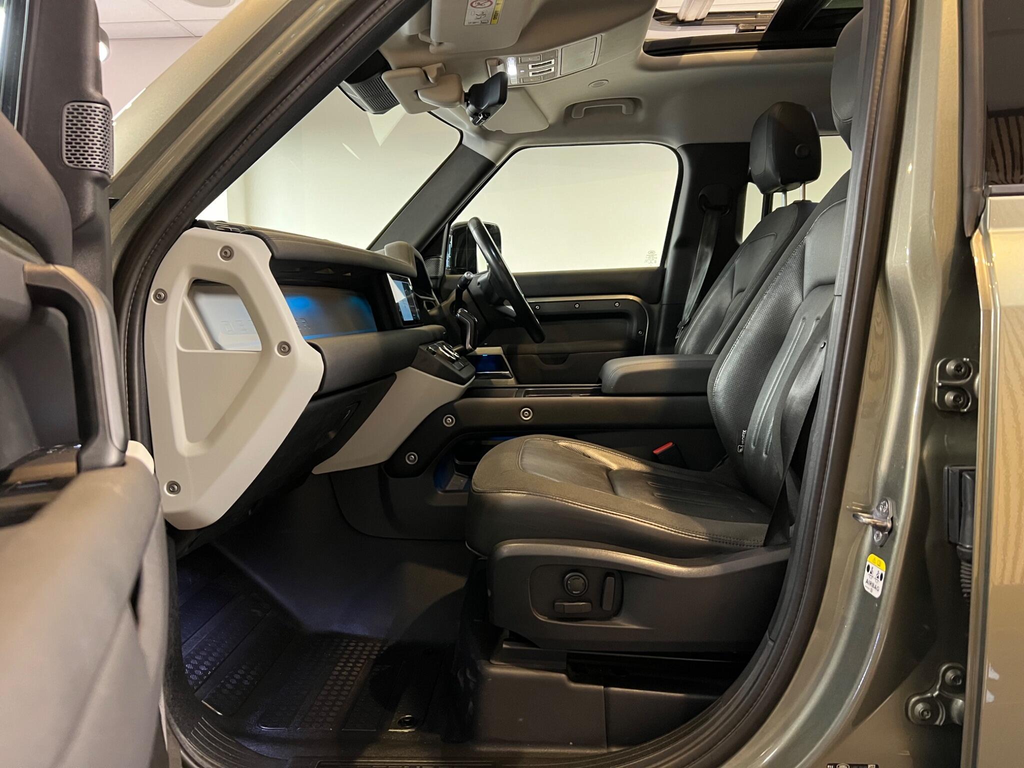 Land Rover Defender 110